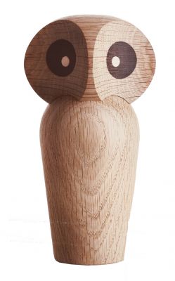 Detailaufnahme der Architectmade Owl Eule Holzfigur, ein dekoratives EINZELSTÜCK aus hellem Holz.